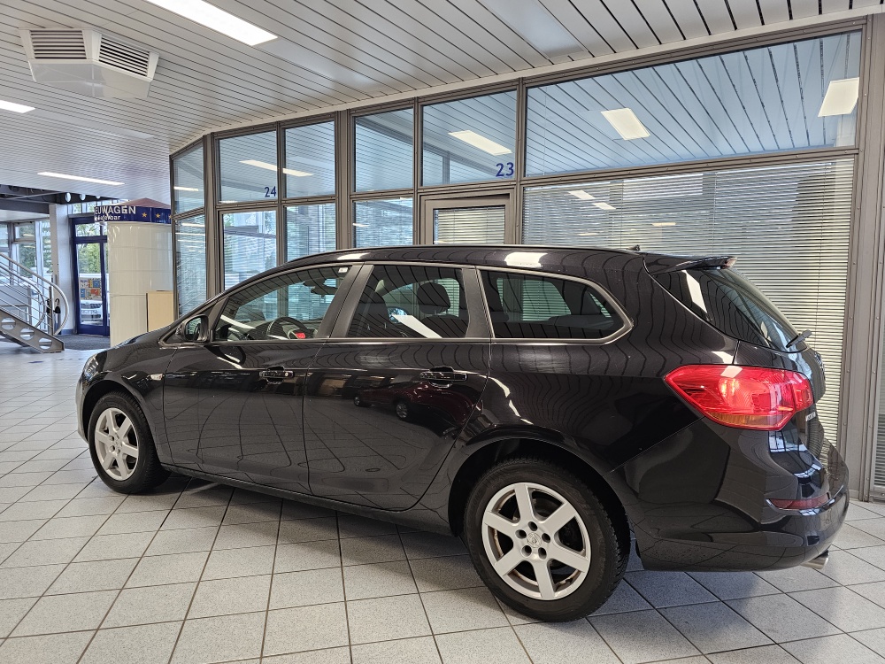 Opel Astra Sports Tourer bei Hoffmann Automobile in Wolfsburg kaufen und sofort mitnehmen - Bild 17