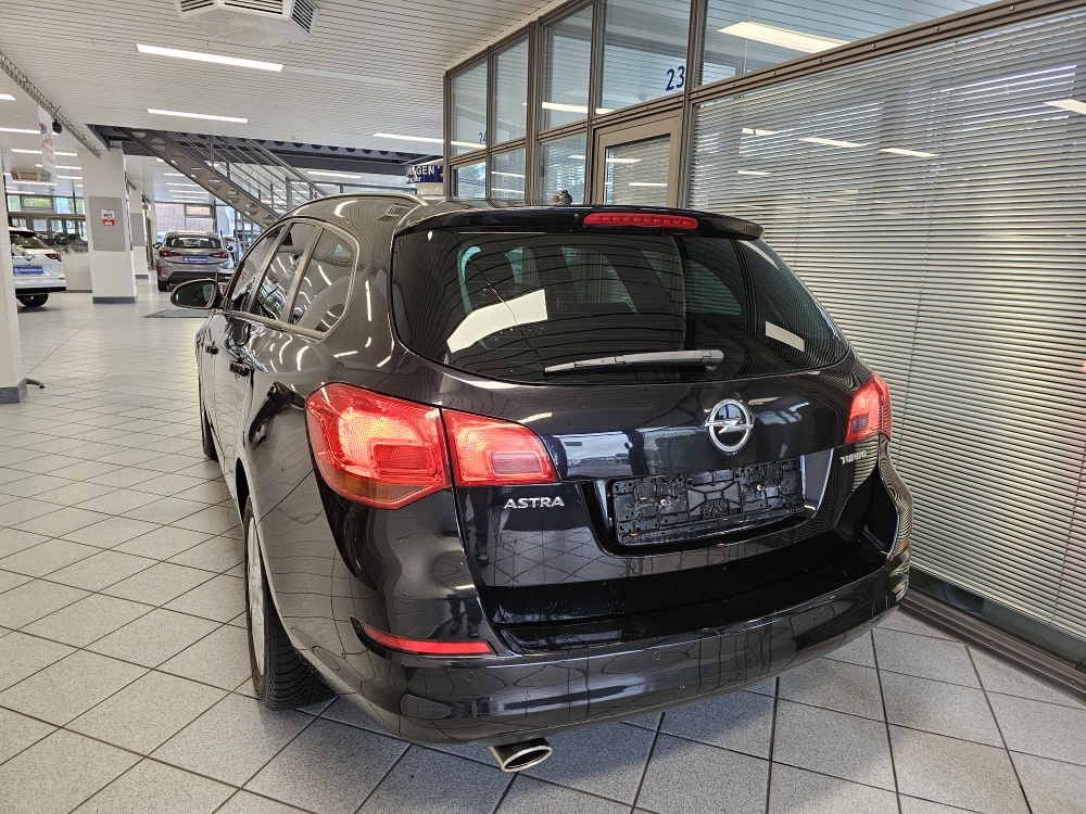 Opel Astra Sports Tourer bei Hoffmann Automobile in Wolfsburg kaufen und sofort mitnehmen - Bild 3
