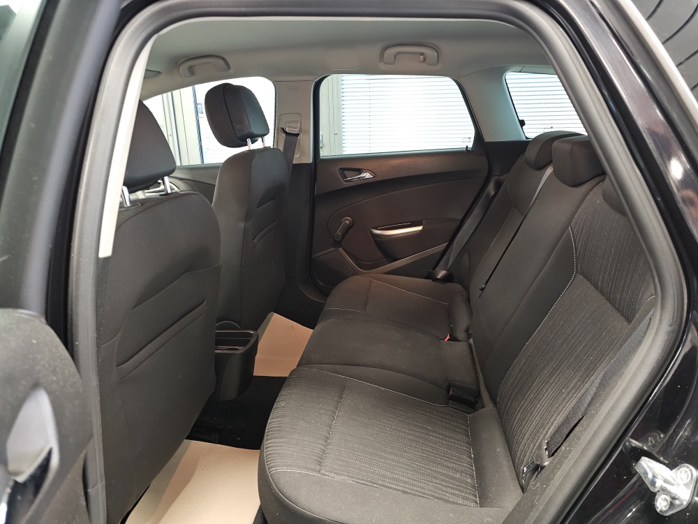 Opel Astra Sports Tourer bei Hoffmann Automobile in Wolfsburg kaufen und sofort mitnehmen - Bild 4