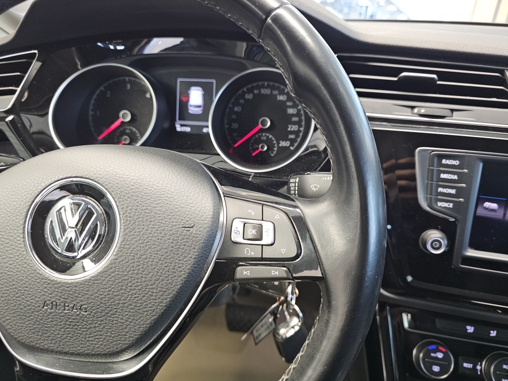 VW Touran bei Hoffmann Automobile in Wolfsburg kaufen und sofort mitnehmen - Bild 19
