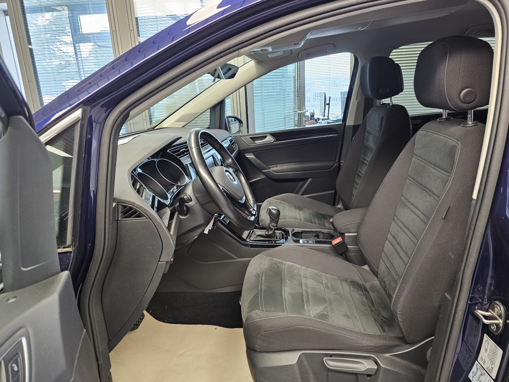 VW Touran bei Hoffmann Automobile in Wolfsburg kaufen und sofort mitnehmen - Bild 24