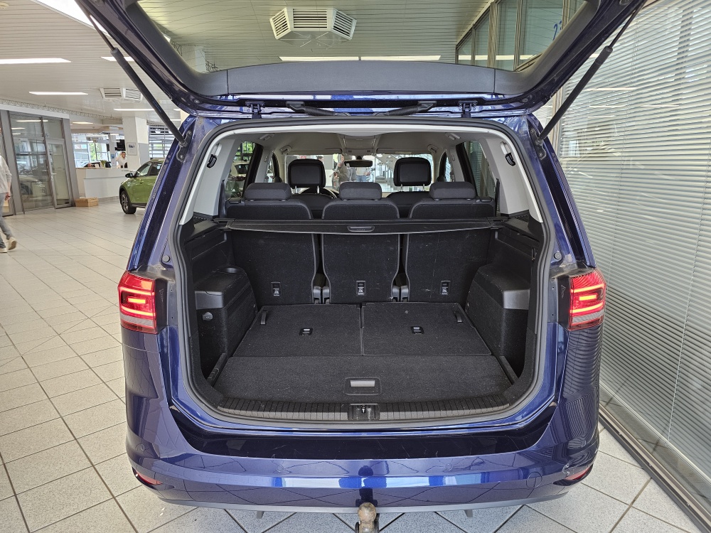 VW Touran bei Hoffmann Automobile in Wolfsburg kaufen und sofort mitnehmen - Bild 5