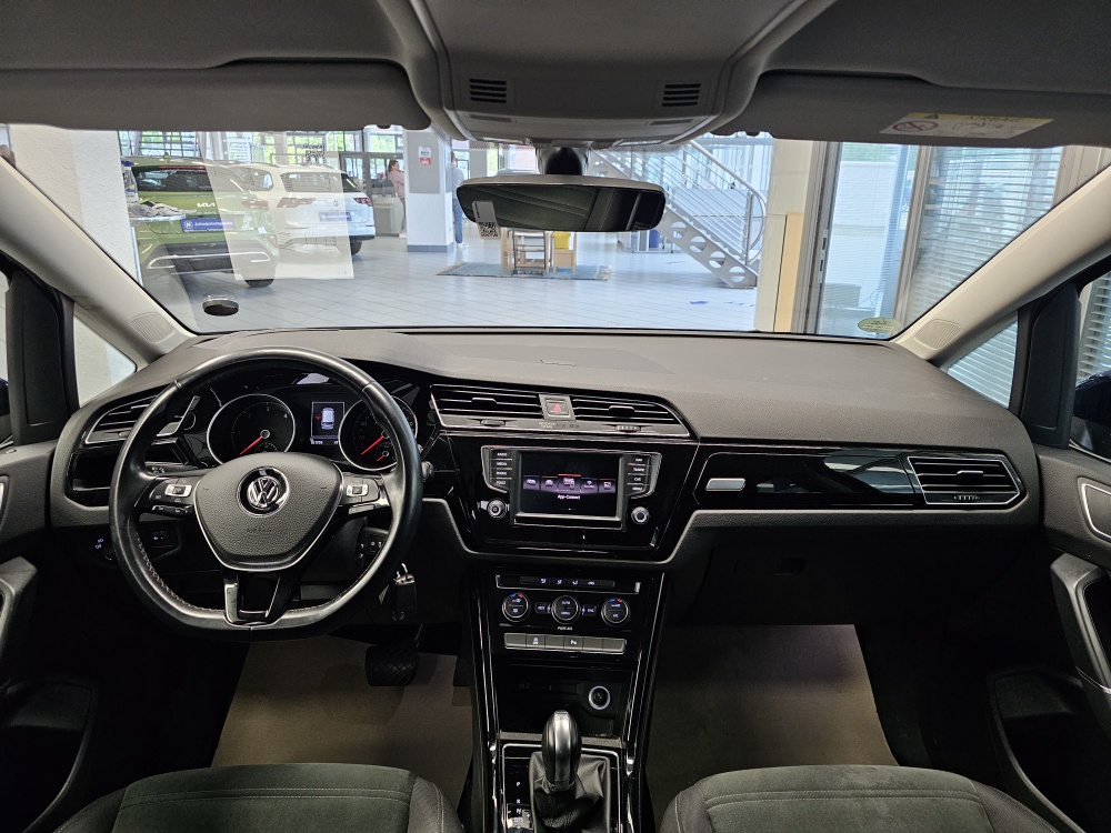 VW Touran bei Hoffmann Automobile in Wolfsburg kaufen und sofort mitnehmen - Bild 8