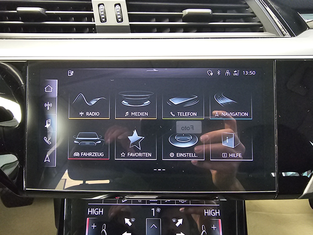 Audi e-tron bei Hoffmann Automobile in Wolfsburg kaufen und sofort mitnehmen - Bild 14