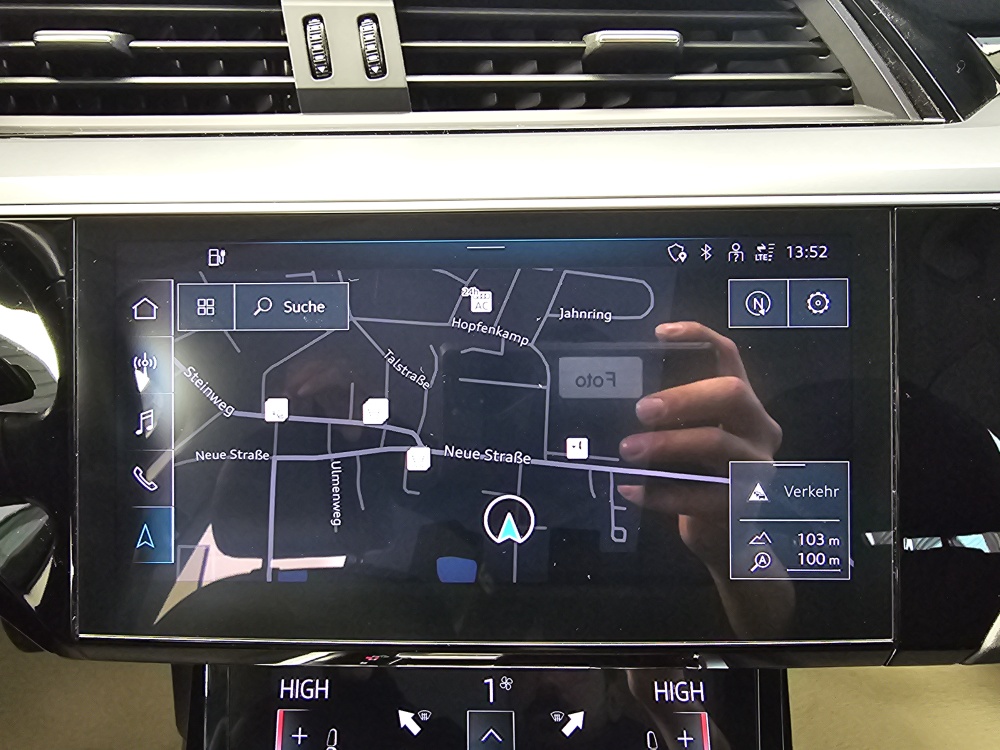 Audi e-tron bei Hoffmann Automobile in Wolfsburg kaufen und sofort mitnehmen - Bild 18
