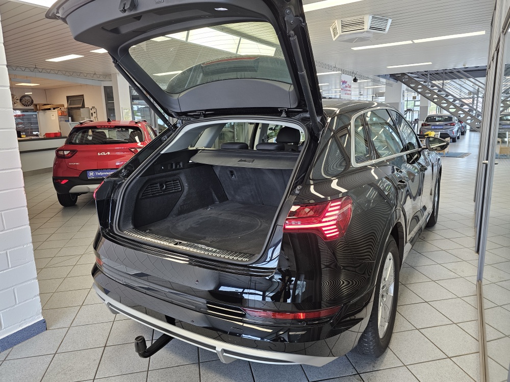 Audi e-tron bei Hoffmann Automobile in Wolfsburg kaufen und sofort mitnehmen - Bild 2