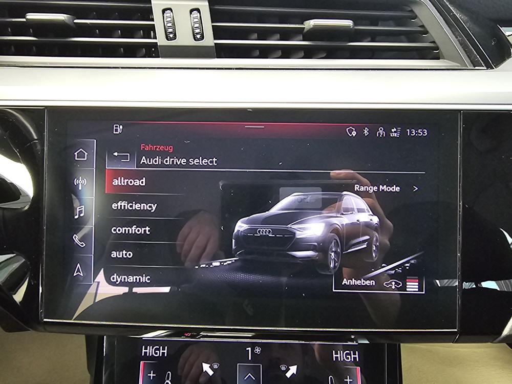 Audi e-tron bei Hoffmann Automobile in Wolfsburg kaufen und sofort mitnehmen - Bild 20