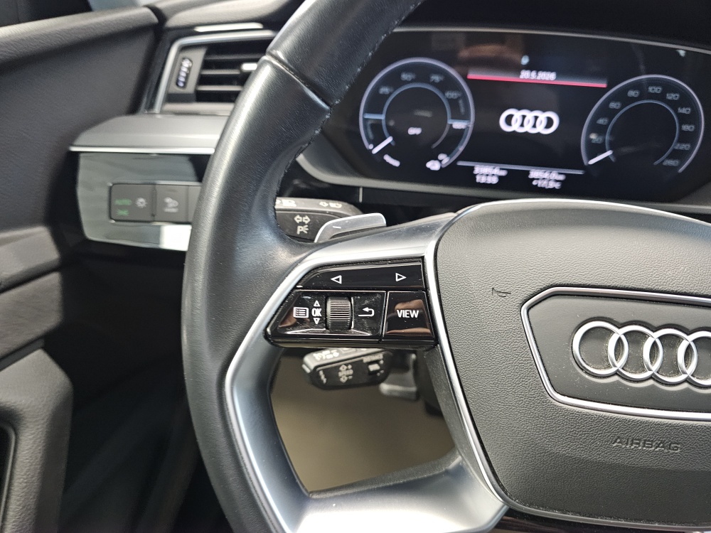 Audi e-tron bei Hoffmann Automobile in Wolfsburg kaufen und sofort mitnehmen - Bild 25