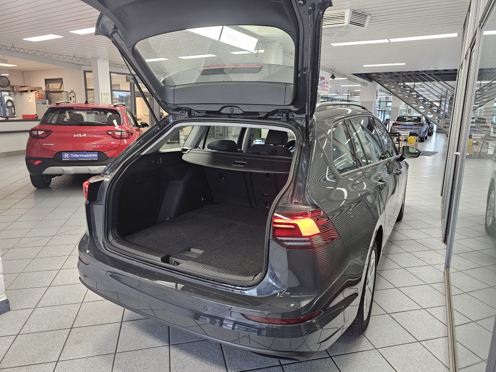 VW Golf Variant bei Hoffmann Automobile in Wolfsburg kaufen und sofort mitnehmen - Bild 2