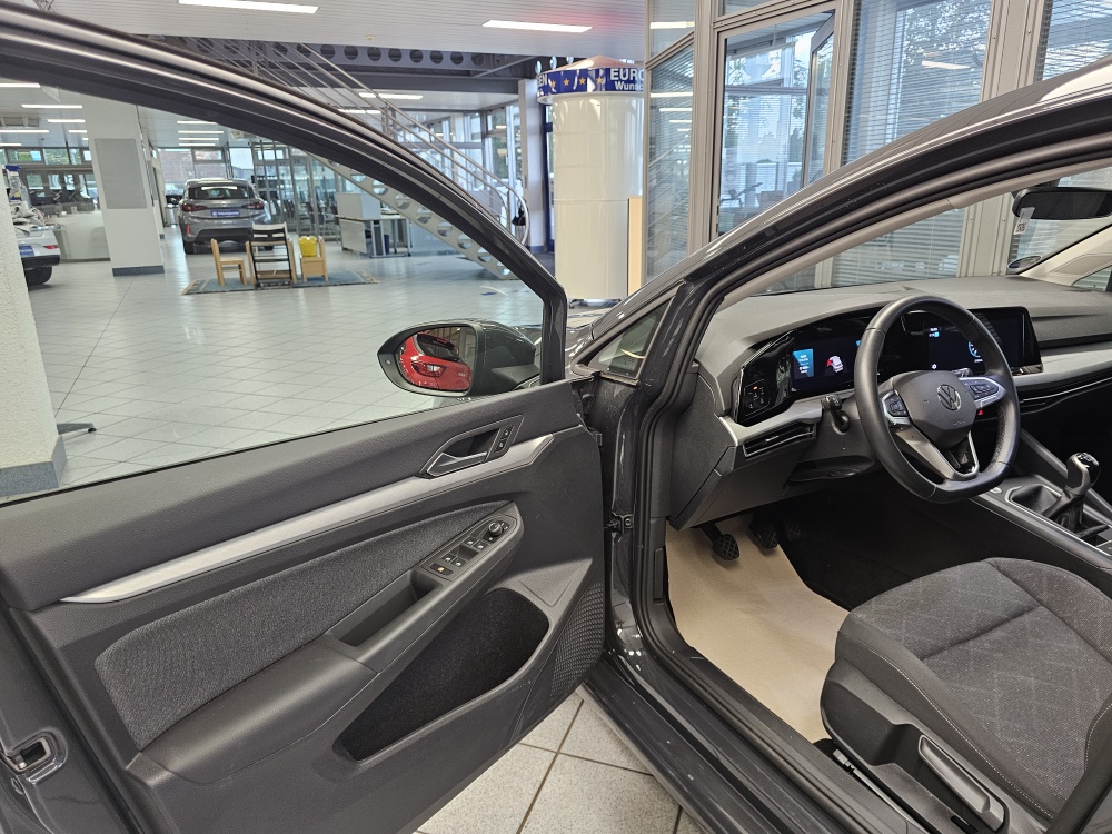 VW Golf Variant bei Hoffmann Automobile in Wolfsburg kaufen und sofort mitnehmen - Bild 24