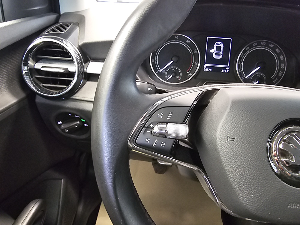 Skoda Fabia bei Hoffmann Automobile in Wolfsburg kaufen und sofort mitnehmen - Bild 15