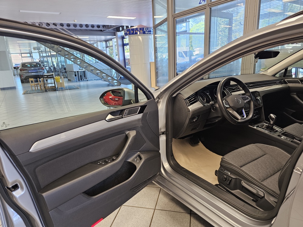 VW Passat Variant bei Hoffmann Automobile in Wolfsburg kaufen und sofort mitnehmen - Bild 32