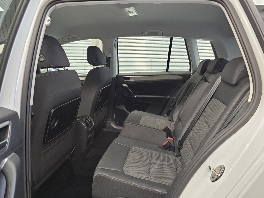 VW Golf Sportsvan bei Hoffmann Automobile in Wolfsburg kaufen und sofort mitnehmen - Bild 6