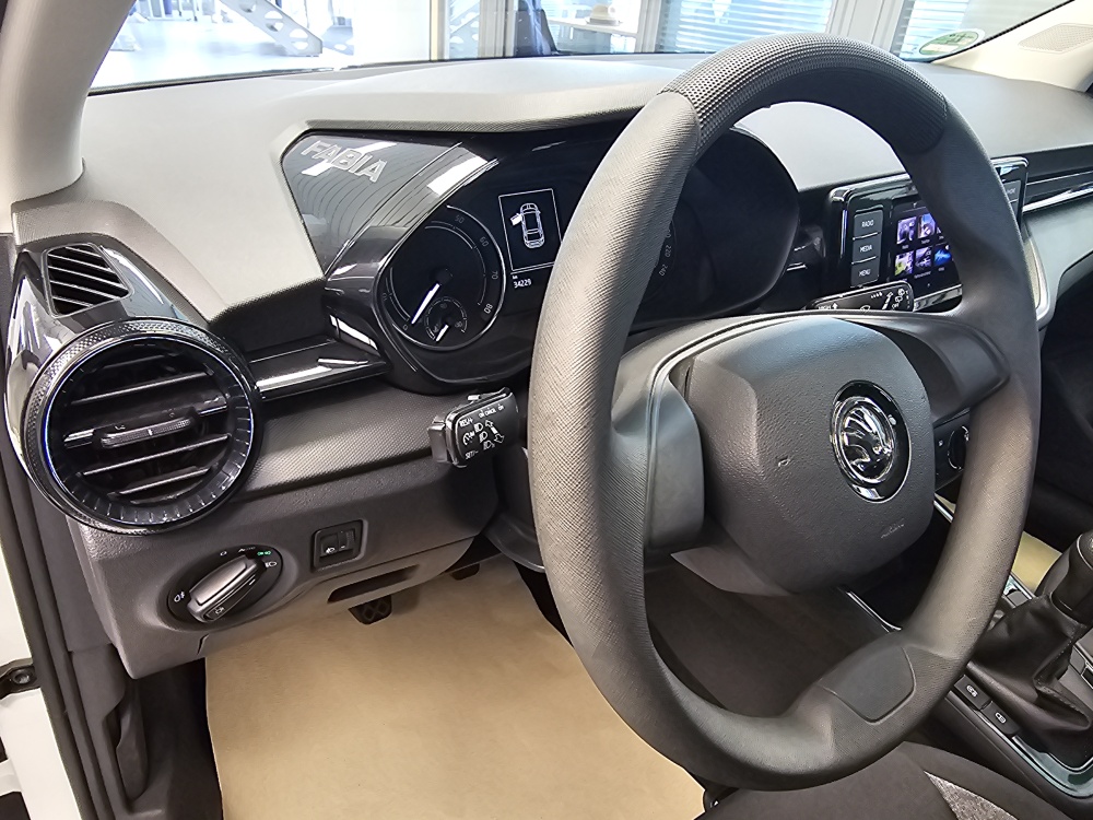 Skoda Fabia bei Hoffmann Automobile in Wolfsburg kaufen und sofort mitnehmen - Bild 16