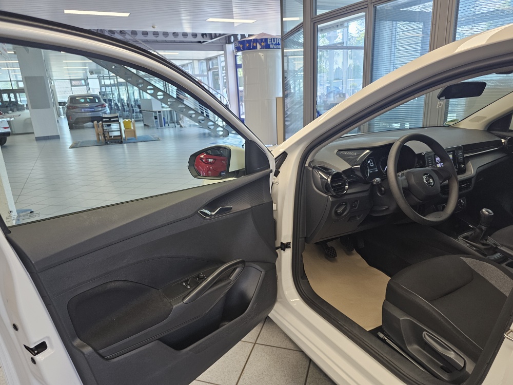 Skoda Fabia bei Hoffmann Automobile in Wolfsburg kaufen und sofort mitnehmen - Bild 18