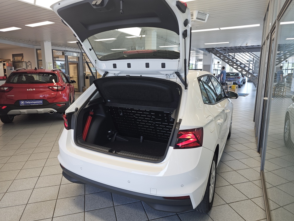 Skoda Fabia bei Hoffmann Automobile in Wolfsburg kaufen und sofort mitnehmen - Bild 2