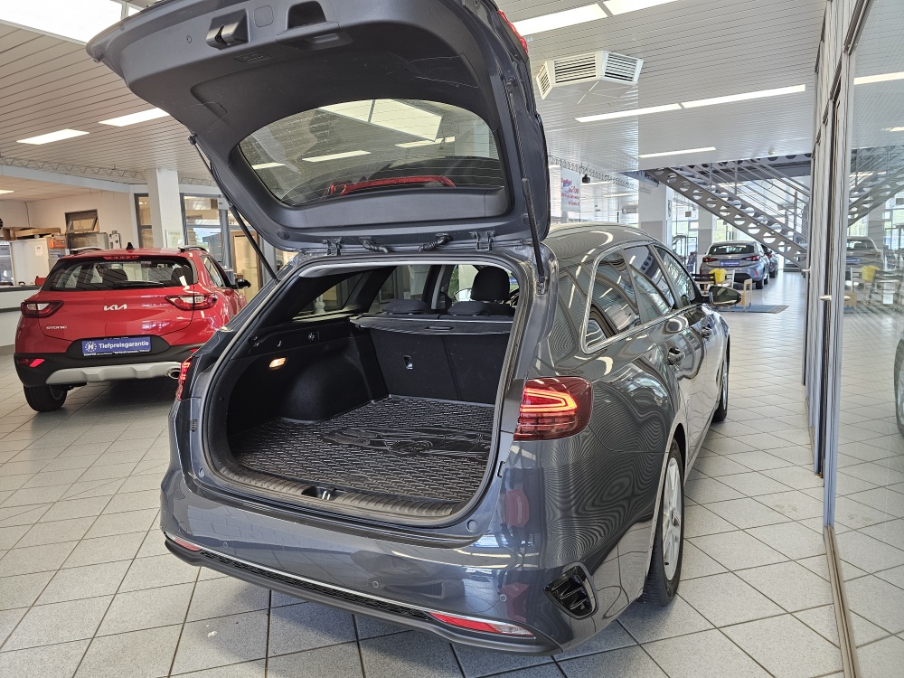 Kia Ceed bei Hoffmann Automobile in Wolfsburg kaufen und sofort mitnehmen - Bild 2