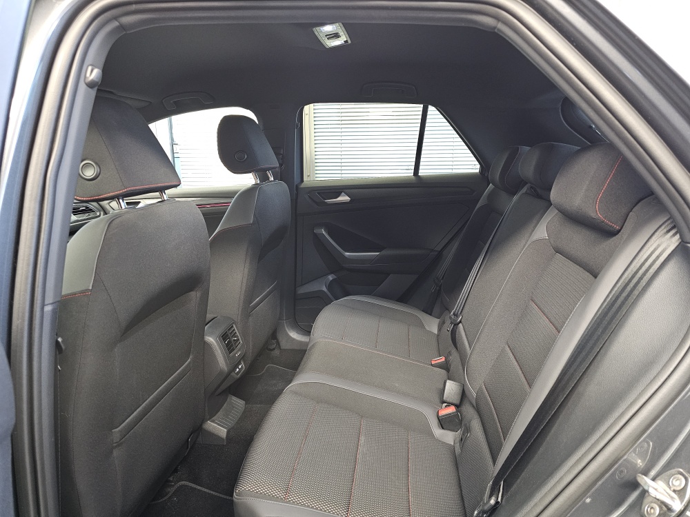 VW T-Roc bei Hoffmann Automobile in Wolfsburg kaufen und sofort mitnehmen - Bild 4