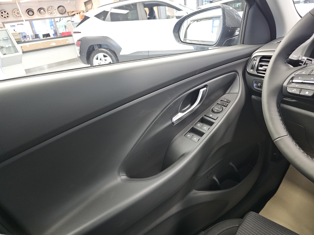 Hyundai i30 Kombi bei Hoffmann Automobile in Wolfsburg kaufen und sofort mitnehmen - Bild 18