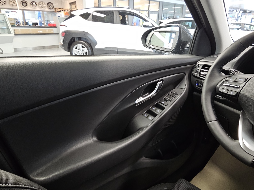 Hyundai i30 Kombi bei Hoffmann Automobile in Wolfsburg kaufen und sofort mitnehmen - Bild 17