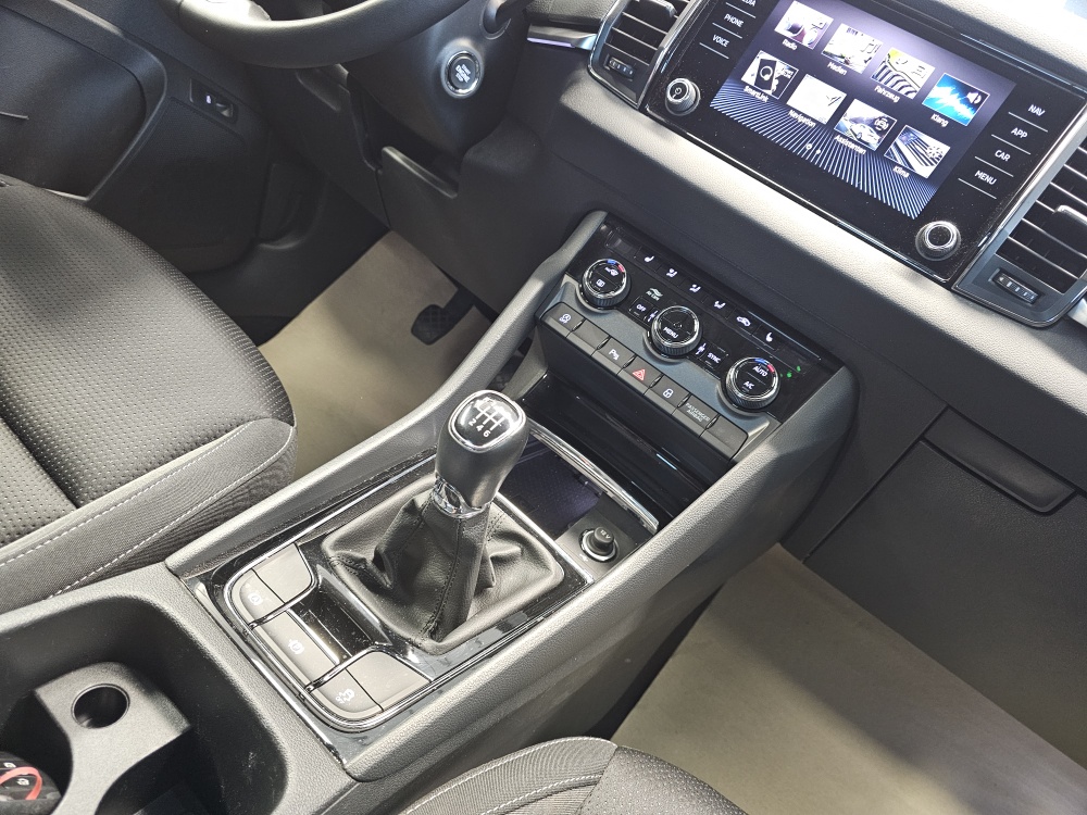 Skoda Karoq bei Hoffmann Automobile in Wolfsburg kaufen und sofort mitnehmen - Bild 12