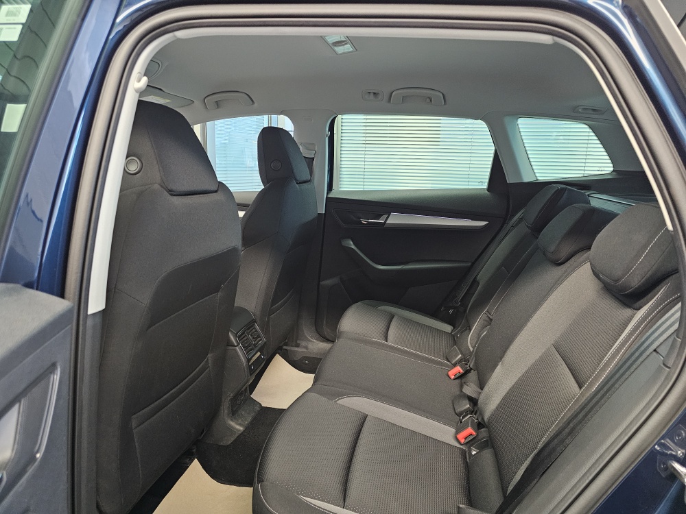 Skoda Karoq bei Hoffmann Automobile in Wolfsburg kaufen und sofort mitnehmen - Bild 9