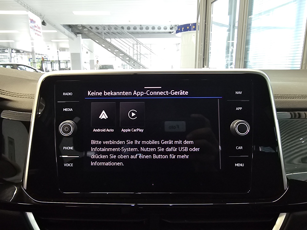 VW T-Roc bei Hoffmann Automobile in Wolfsburg kaufen und sofort mitnehmen - Bild 15