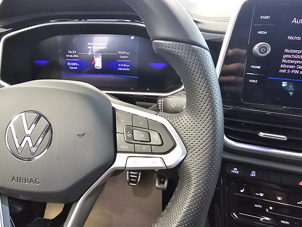 VW T-Roc bei Hoffmann Automobile in Wolfsburg kaufen und sofort mitnehmen - Bild 19