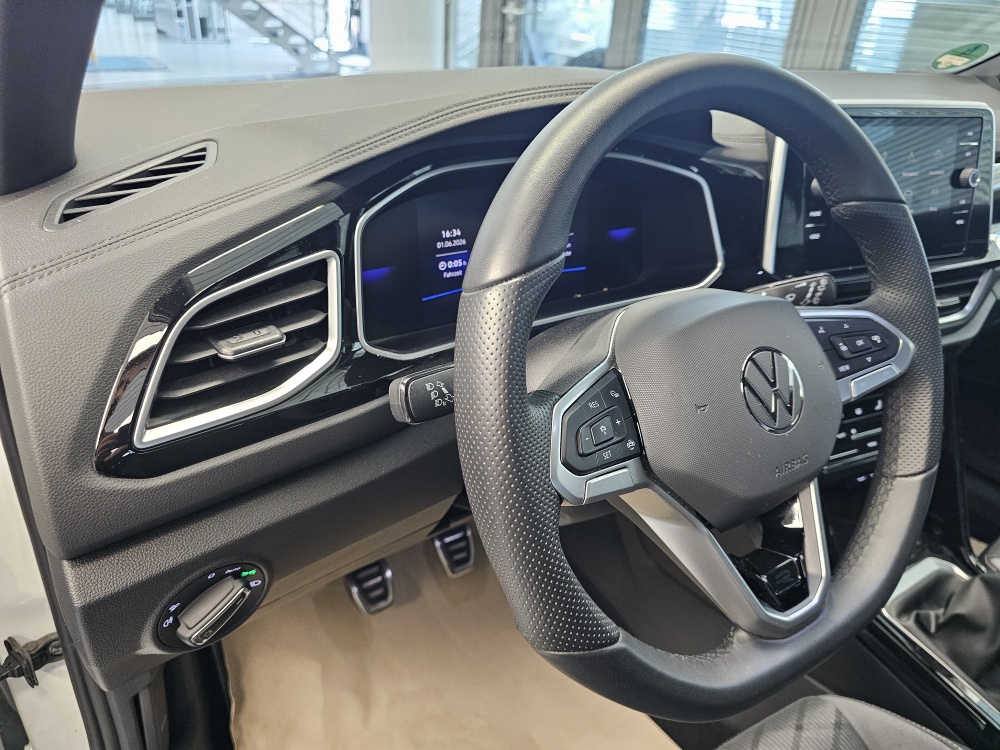 VW T-Roc bei Hoffmann Automobile in Wolfsburg kaufen und sofort mitnehmen - Bild 23