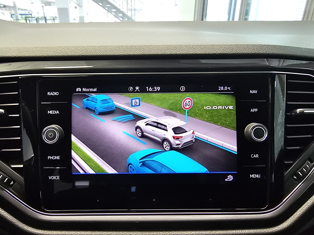 VW T-Roc bei Hoffmann Automobile in Wolfsburg kaufen und sofort mitnehmen - Bild 14