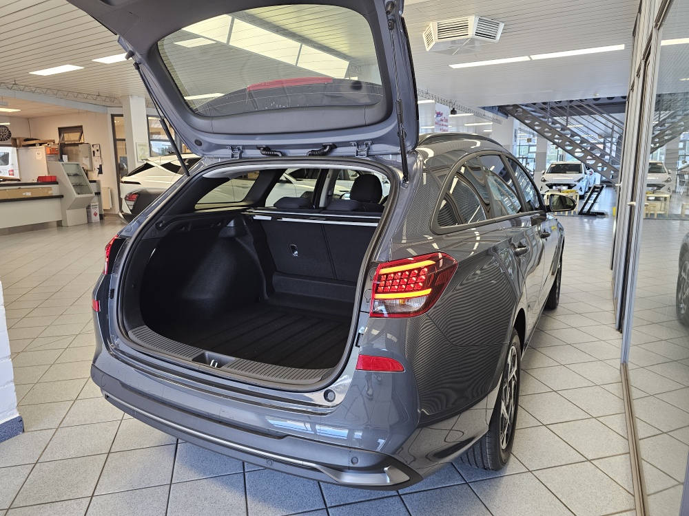 Hyundai i30 Kombi bei Hoffmann Automobile in Wolfsburg kaufen und sofort mitnehmen - Bild 2