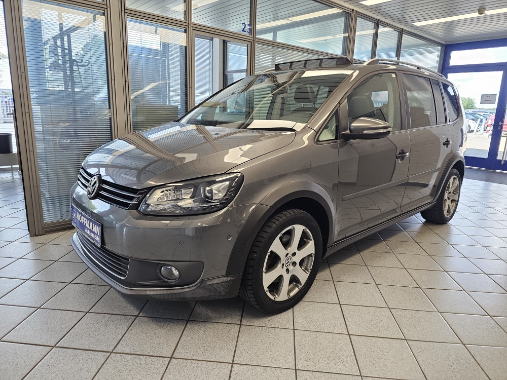 VW Touran bei Hoffmann Automobile in Wolfsburg kaufen und sofort mitnehmen - Bild 1