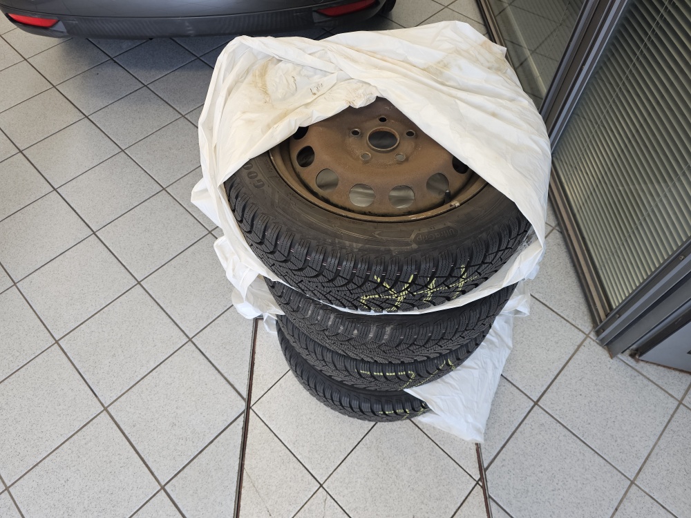 VW Touran bei Hoffmann Automobile in Wolfsburg kaufen und sofort mitnehmen - Bild 3