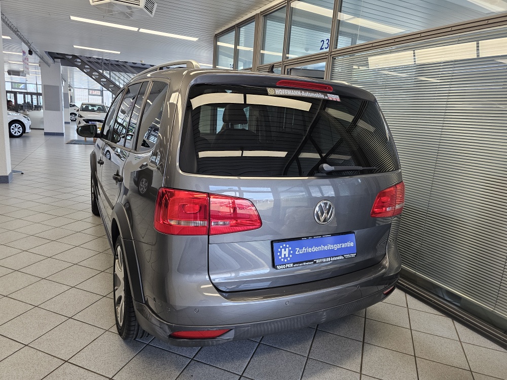 VW Touran bei Hoffmann Automobile in Wolfsburg kaufen und sofort mitnehmen - Bild 4