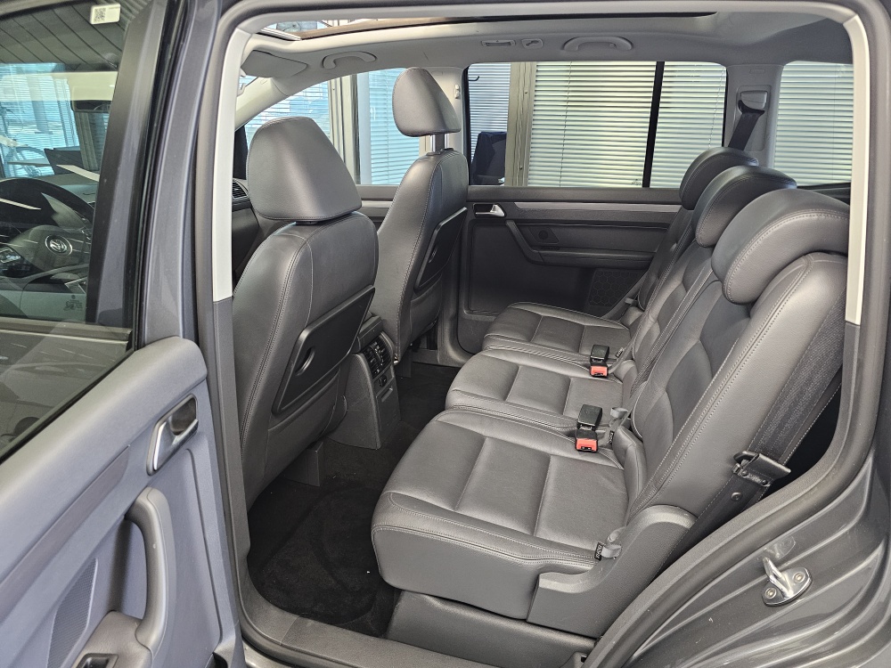 VW Touran bei Hoffmann Automobile in Wolfsburg kaufen und sofort mitnehmen - Bild 5