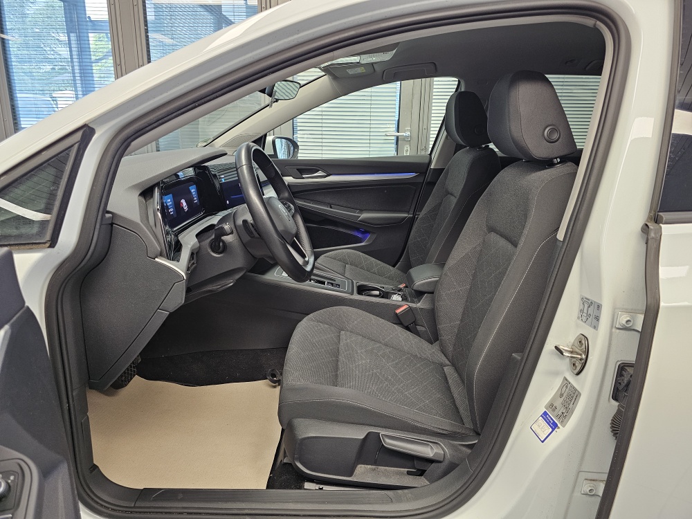 VW Golf Variant bei Hoffmann Automobile in Wolfsburg kaufen und sofort mitnehmen - Bild 25