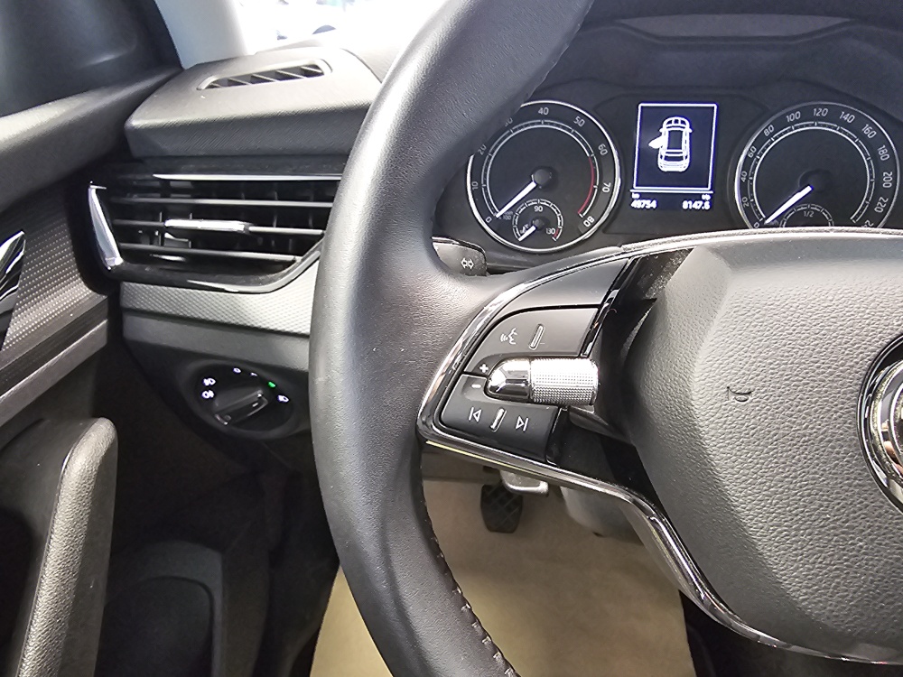 Skoda Kamiq bei Hoffmann Automobile in Wolfsburg kaufen und sofort mitnehmen - Bild 17