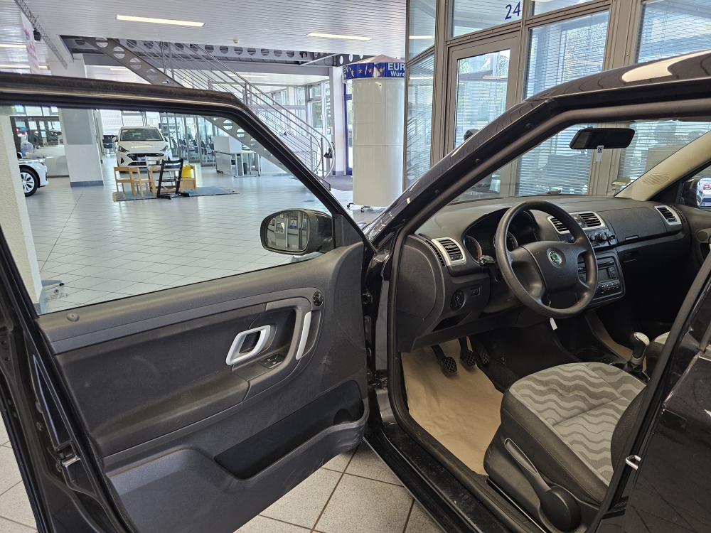 Skoda Fabia bei Hoffmann Automobile in Wolfsburg kaufen und sofort mitnehmen - Bild 14