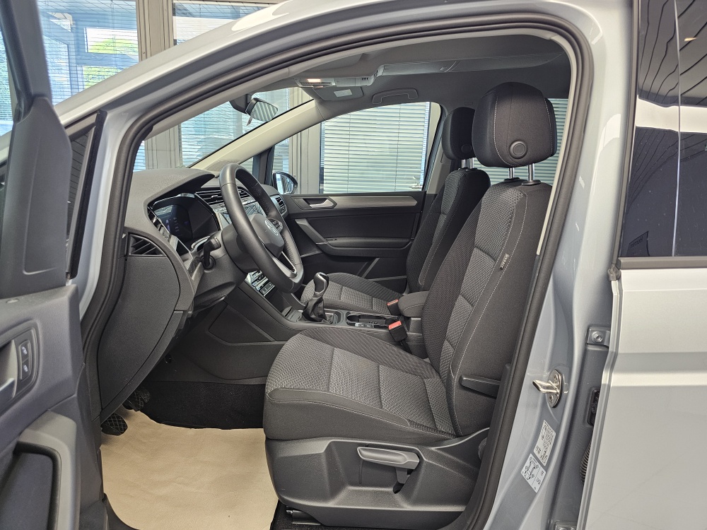 VW Touran bei Hoffmann Automobile in Wolfsburg kaufen und sofort mitnehmen - Bild 25