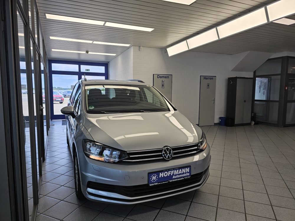 VW Touran bei Hoffmann Automobile in Wolfsburg kaufen und sofort mitnehmen - Bild 30