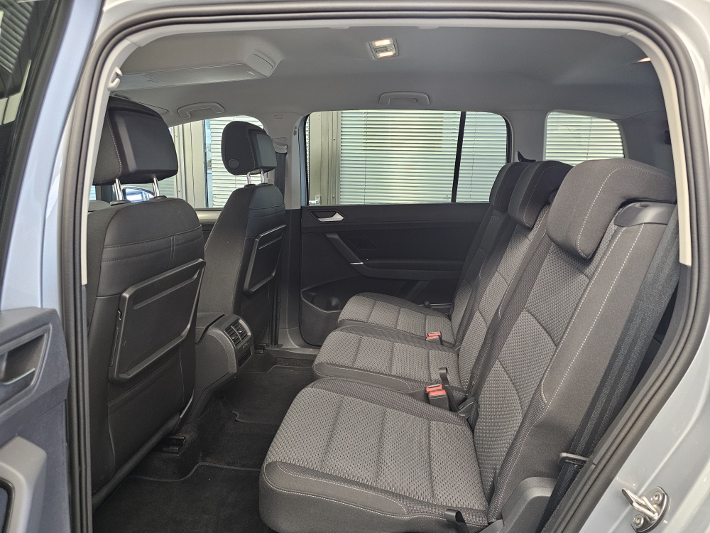 VW Touran bei Hoffmann Automobile in Wolfsburg kaufen und sofort mitnehmen - Bild 8