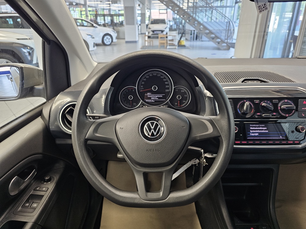 VW up! bei Hoffmann Automobile in Wolfsburg kaufen und sofort mitnehmen - Bild 12
