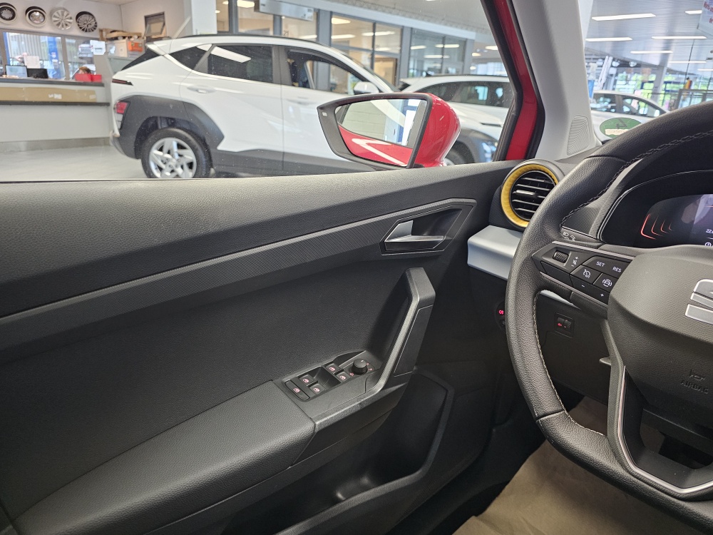 Seat Arona bei Hoffmann Automobile in Wolfsburg kaufen und sofort mitnehmen - Bild 17