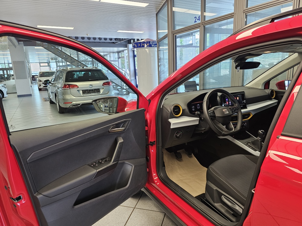 Seat Arona bei Hoffmann Automobile in Wolfsburg kaufen und sofort mitnehmen - Bild 21