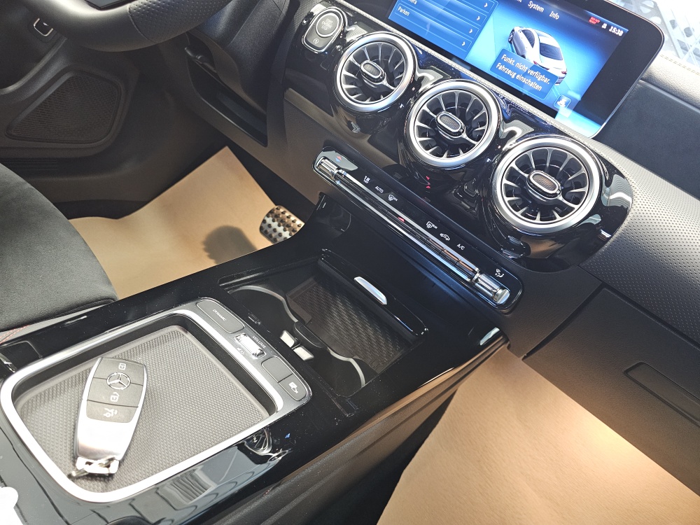 Mercedes-Benz CLA 200 bei Hoffmann Automobile in Wolfsburg kaufen und sofort mitnehmen - Bild 8