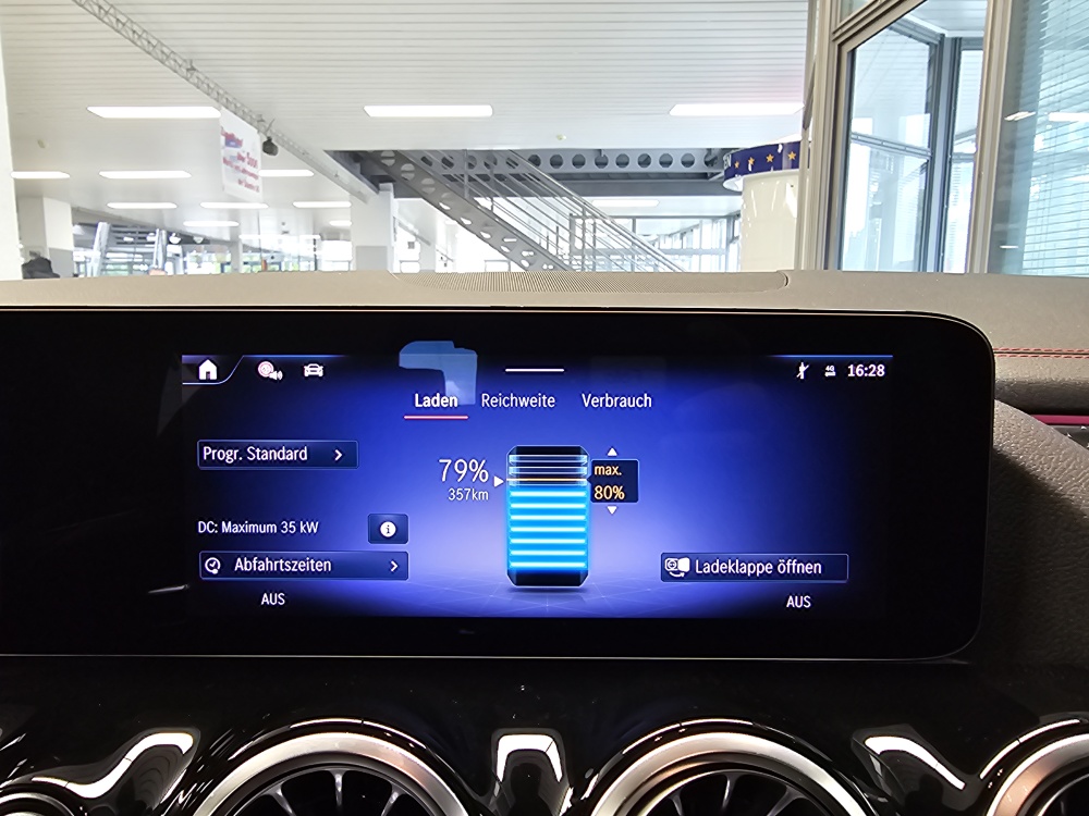Mercedes-Benz EQA 250+ bei Hoffmann Automobile in Wolfsburg kaufen und sofort mitnehmen - Bild 16