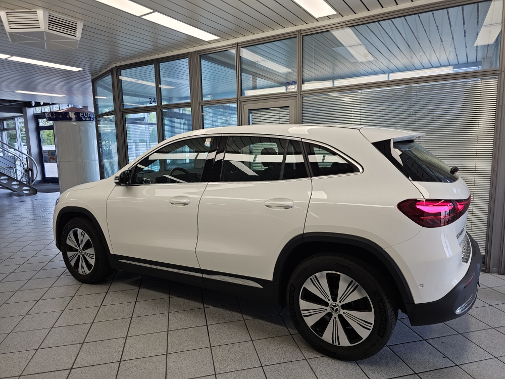 Mercedes-Benz EQA 250+ bei Hoffmann Automobile in Wolfsburg kaufen und sofort mitnehmen - Bild 34