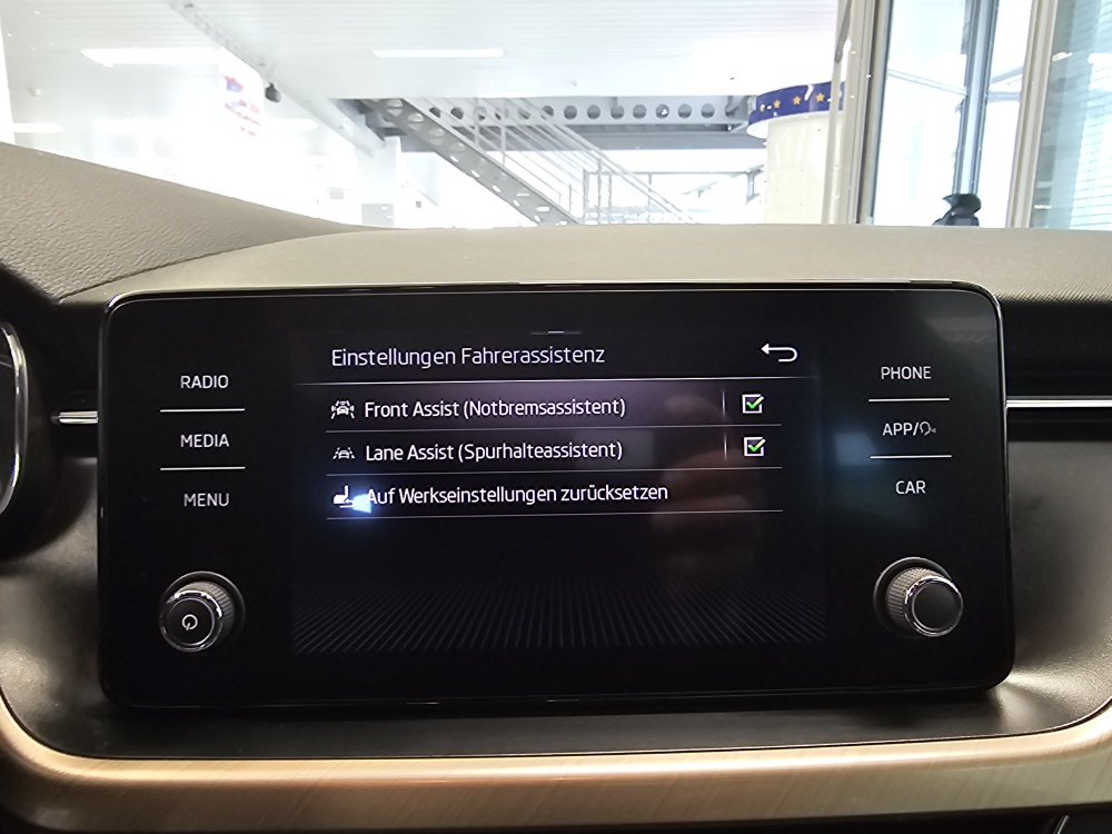 Skoda Scala bei Hoffmann Automobile in Wolfsburg kaufen und sofort mitnehmen - Bild 13