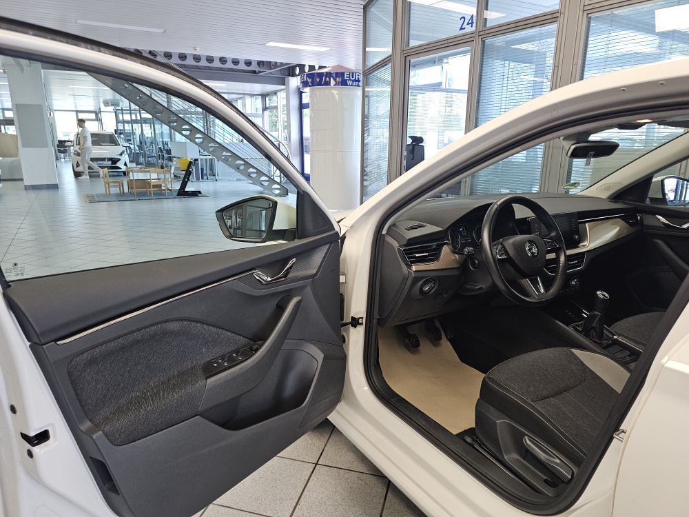 Skoda Scala bei Hoffmann Automobile in Wolfsburg kaufen und sofort mitnehmen - Bild 21
