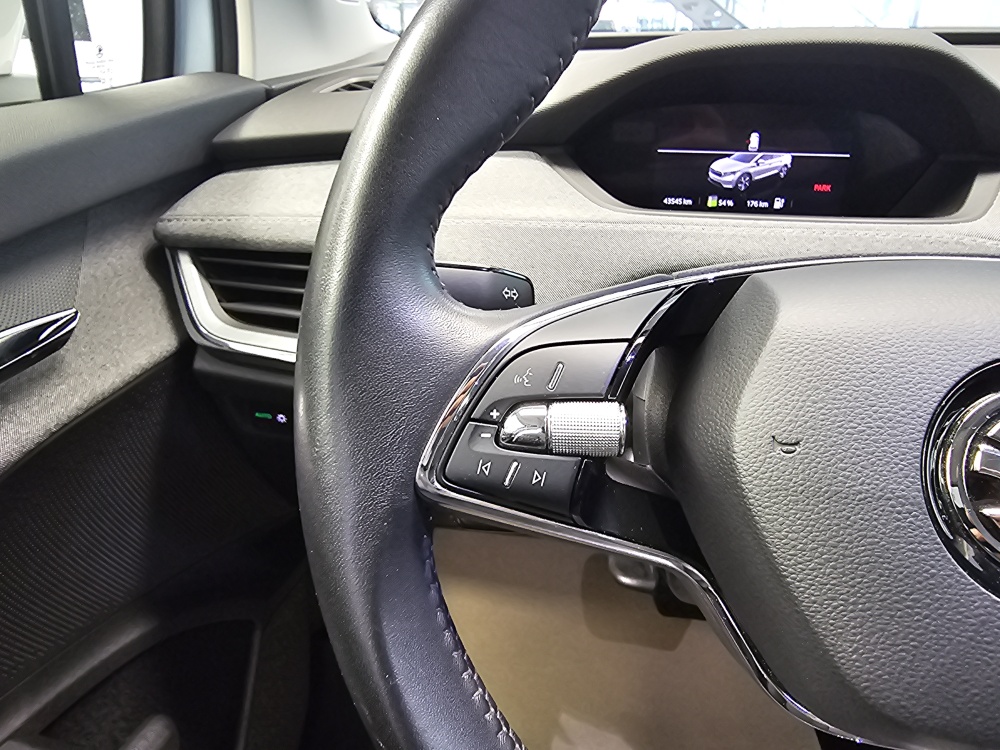 Skoda Enyaq bei Hoffmann Automobile in Wolfsburg kaufen und sofort mitnehmen - Bild 19